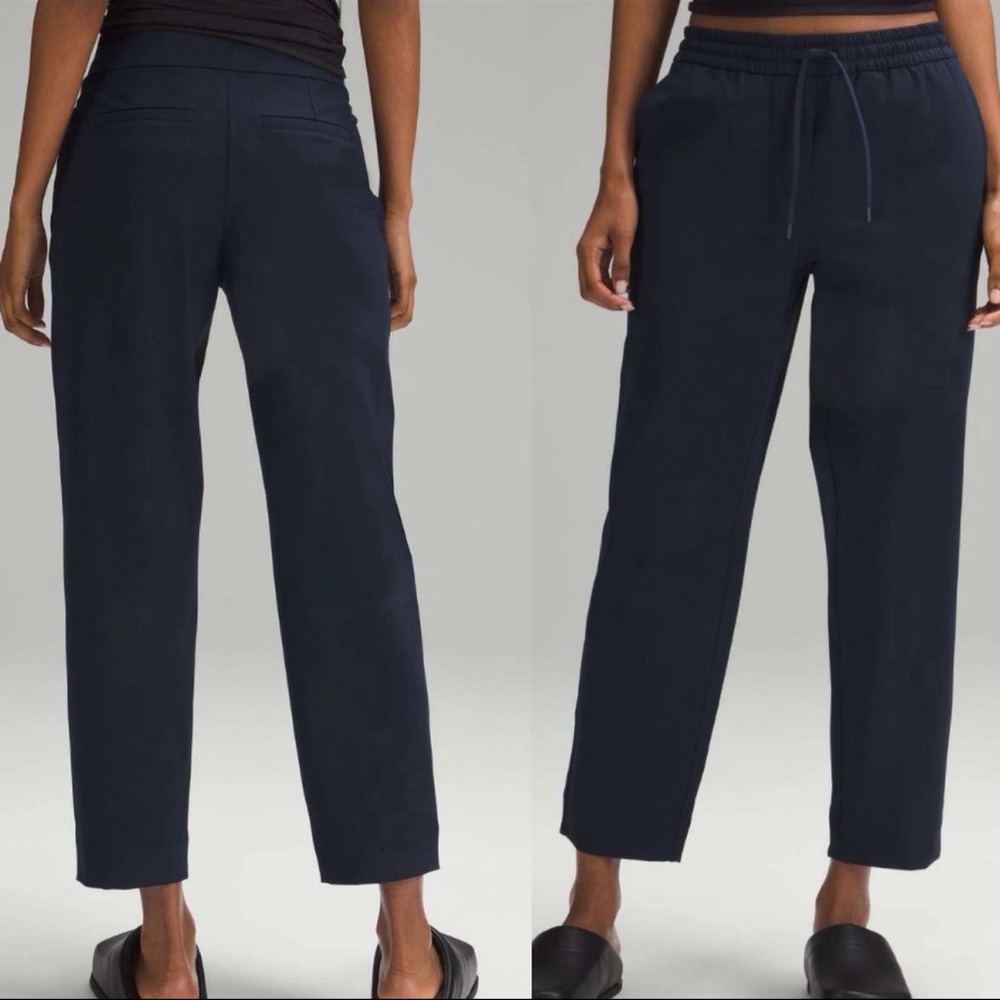 Lululemon Tapered-leg Mid-rise Pant 7/8 Length
Luxtreme True Navy - Small